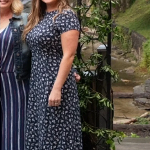 New Desires Navy Blue Floral Print Backless Maxi Dress - Picture 4 of 4